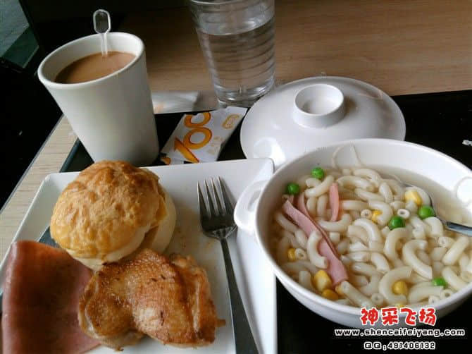 蜜汁鸡扒+波萝包+火腿通粉+奶茶.jpg
