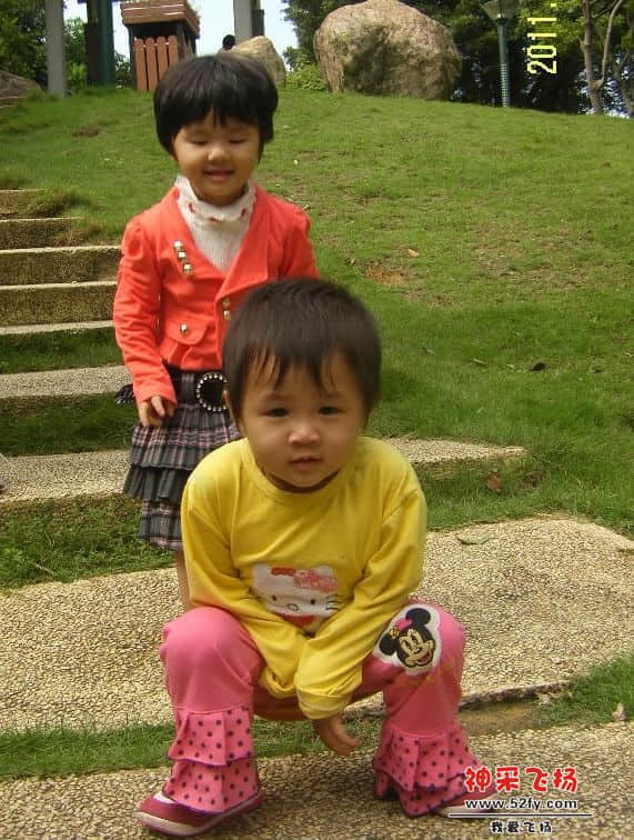 就这两位小美女！！