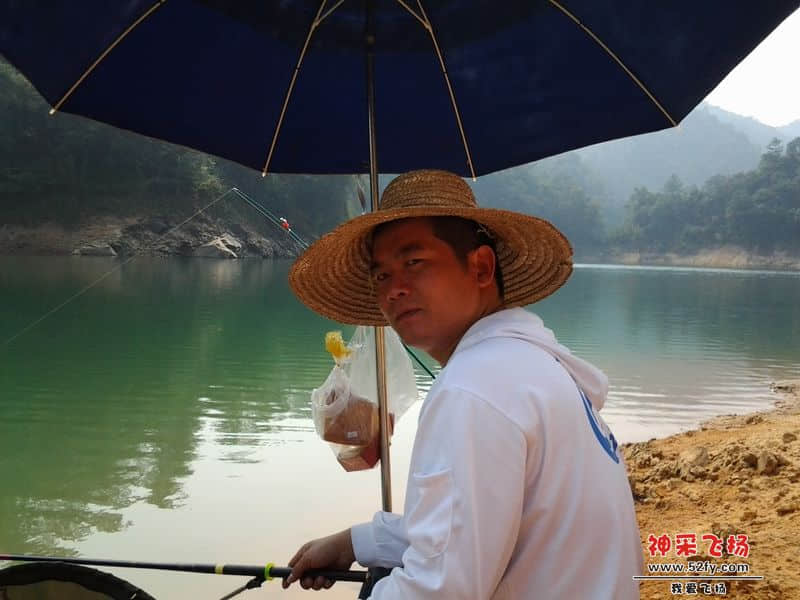 厚哥呢个眼神是未迷死好多少女呢！