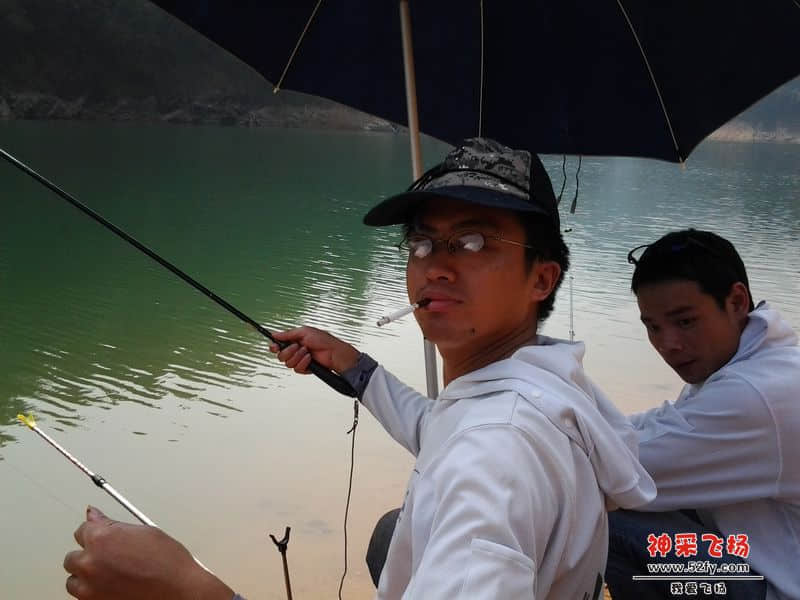前面的是敌敌畏、后面的是啊明！
