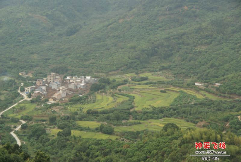 山下的影村