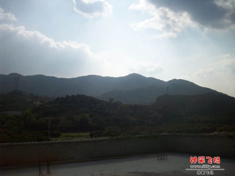 南向山间.JPG