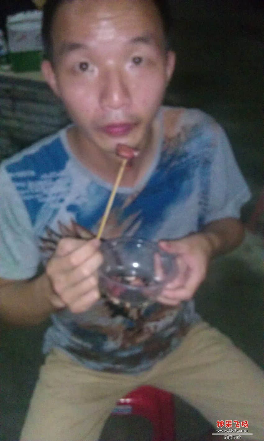 我吃东西.jpg