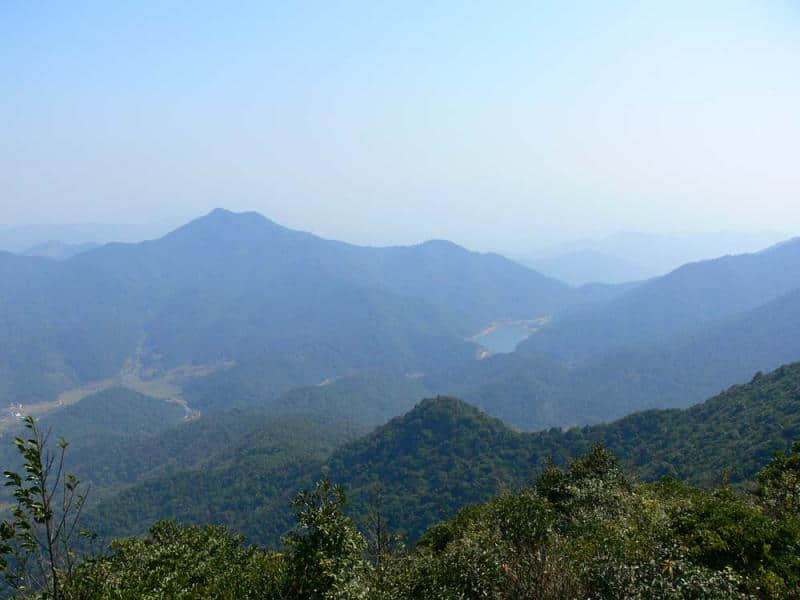 终于上到四方山顶了