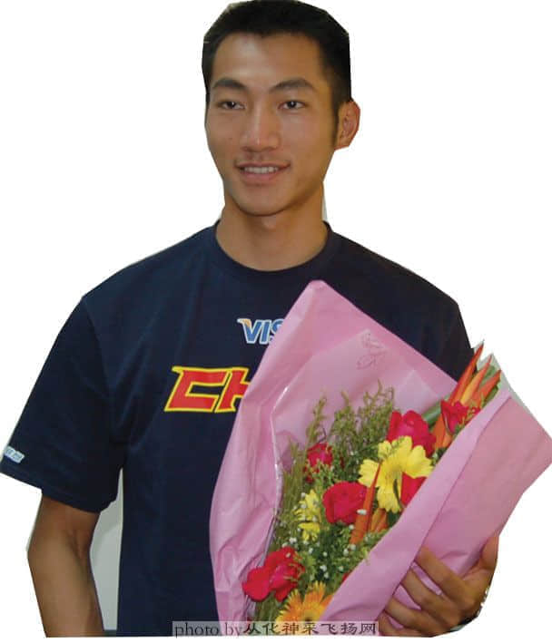 黄钟鸣.jpg