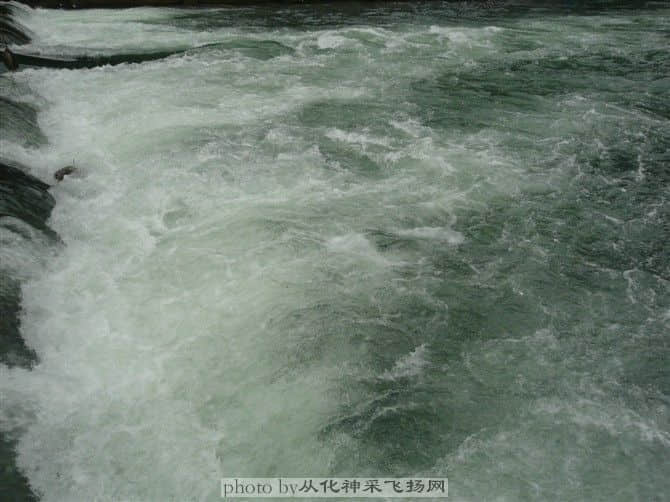 滚滚流水
