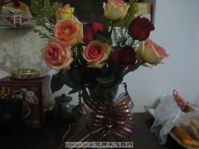 朋友送的花，但，是我亲手插的....感觉还是不错